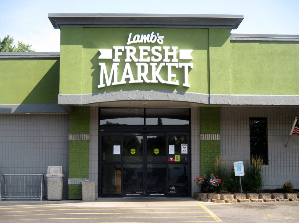 Lamb\'s Fresh Market Building Signage by D&L Signs